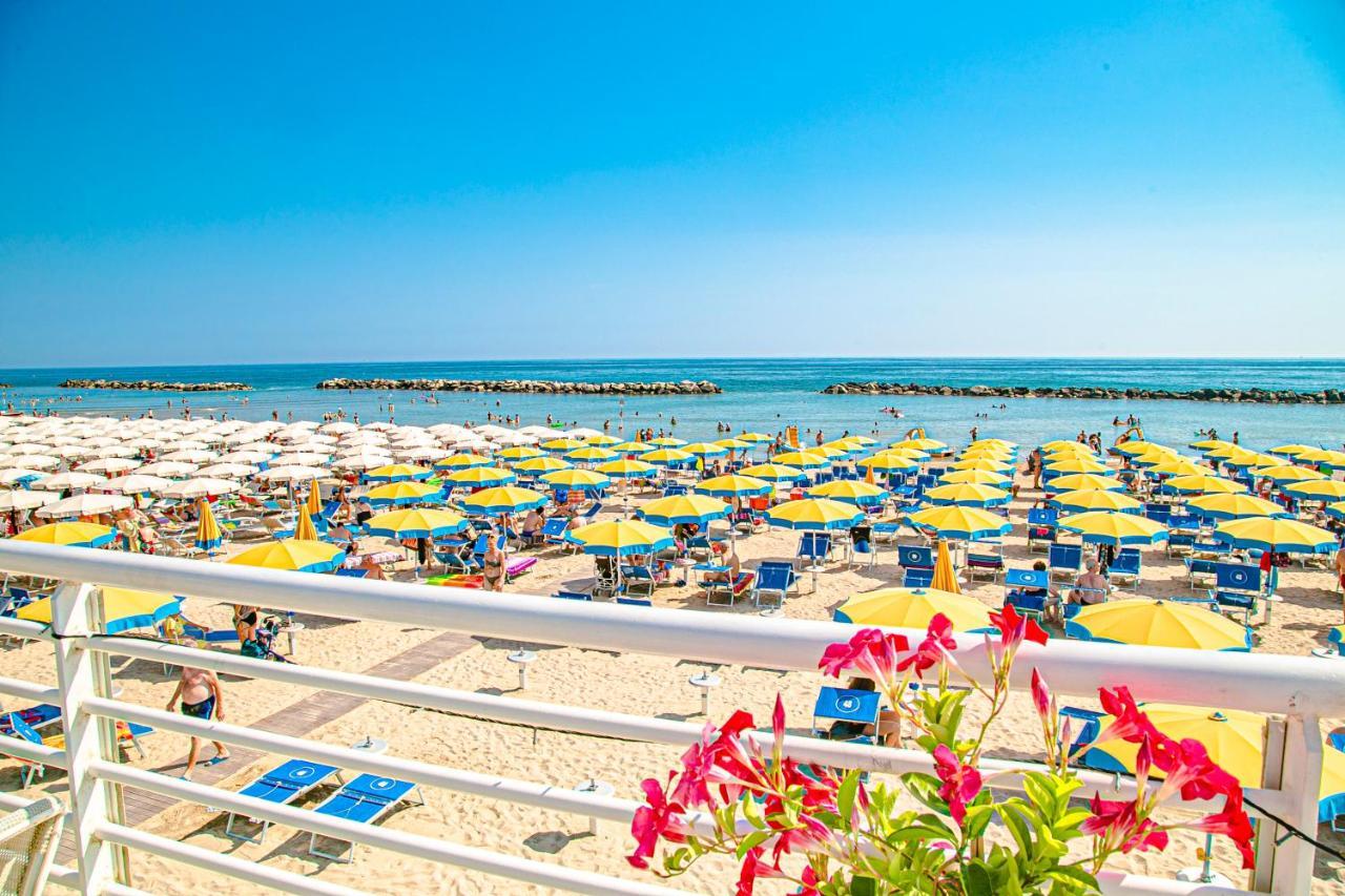 Hotel Ambasciatori Μπελάρια-Ιτζέα Μαρίνα Εξωτερικό φωτογραφία
