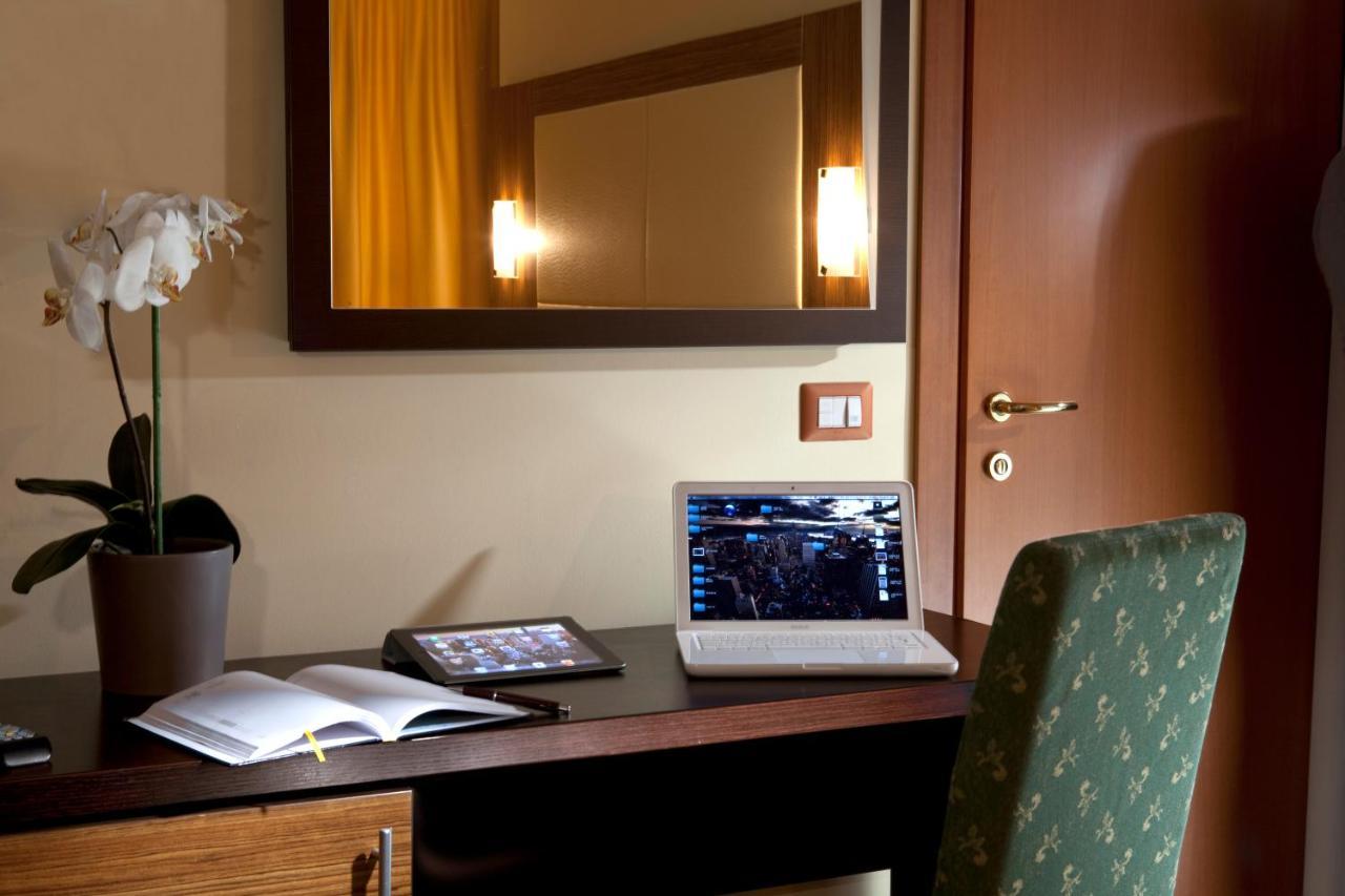 Hotel Ambasciatori Μπελάρια-Ιτζέα Μαρίνα Εξωτερικό φωτογραφία