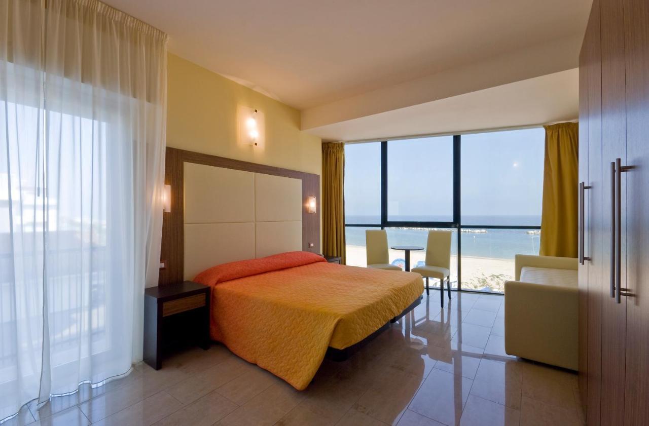 Hotel Ambasciatori Μπελάρια-Ιτζέα Μαρίνα Εξωτερικό φωτογραφία