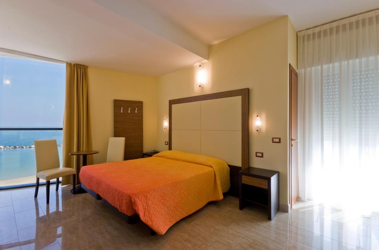 Hotel Ambasciatori Μπελάρια-Ιτζέα Μαρίνα Εξωτερικό φωτογραφία