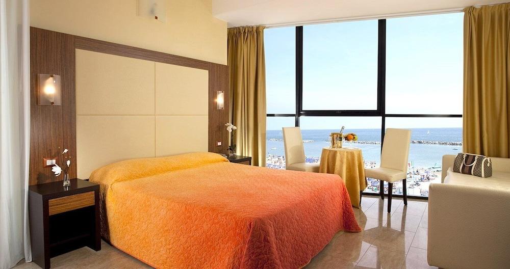 Hotel Ambasciatori Μπελάρια-Ιτζέα Μαρίνα Εξωτερικό φωτογραφία